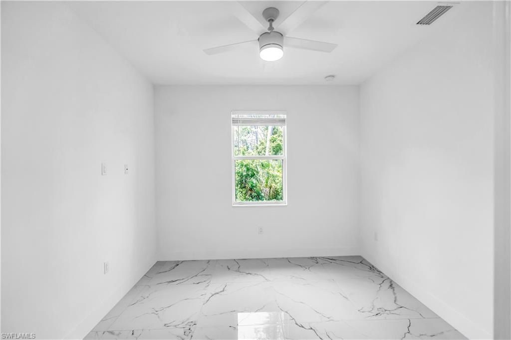 578 Woodview Dr. Lehigh Acres, FL 33972