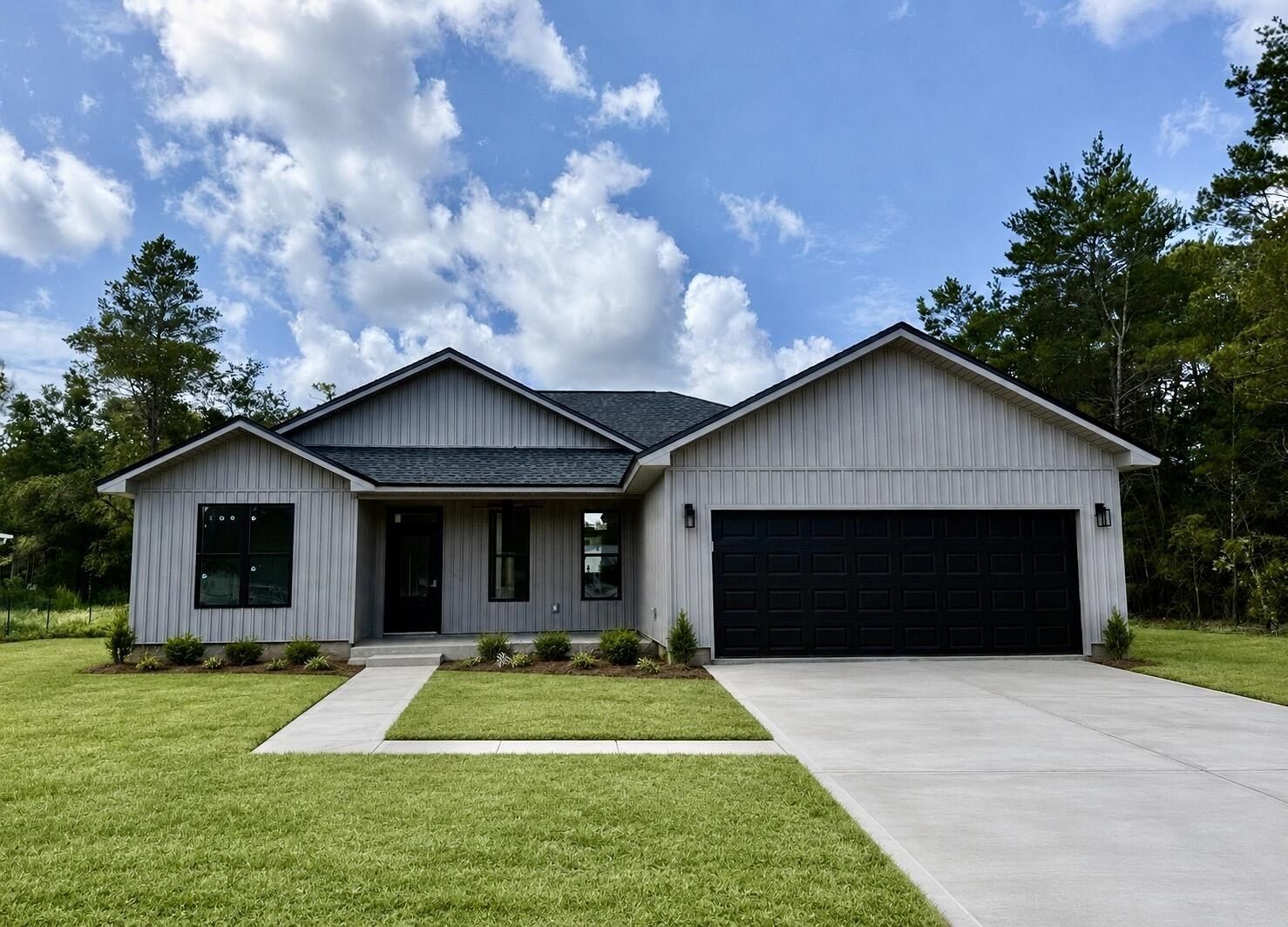 1255 Oakwood Lakes Blvd. Defuniak Springs, FL 32433