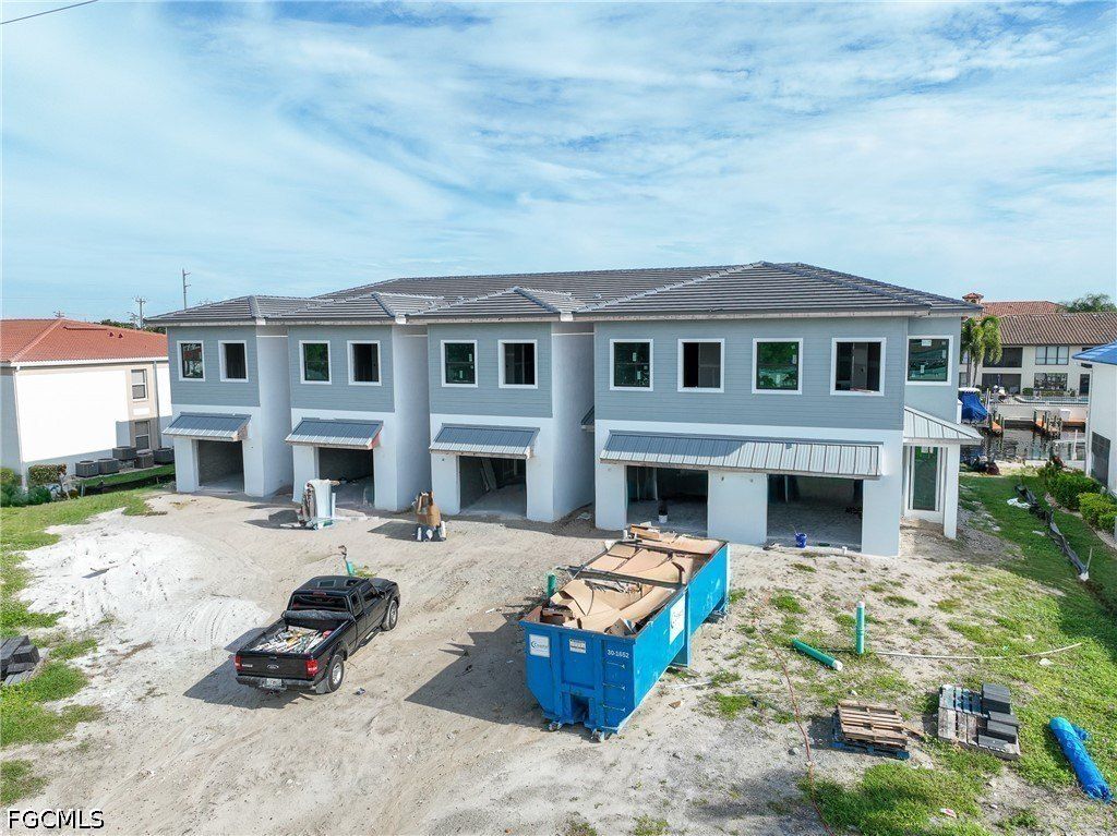 1631 Se 46Th Lane. Cape Coral, FL 33904