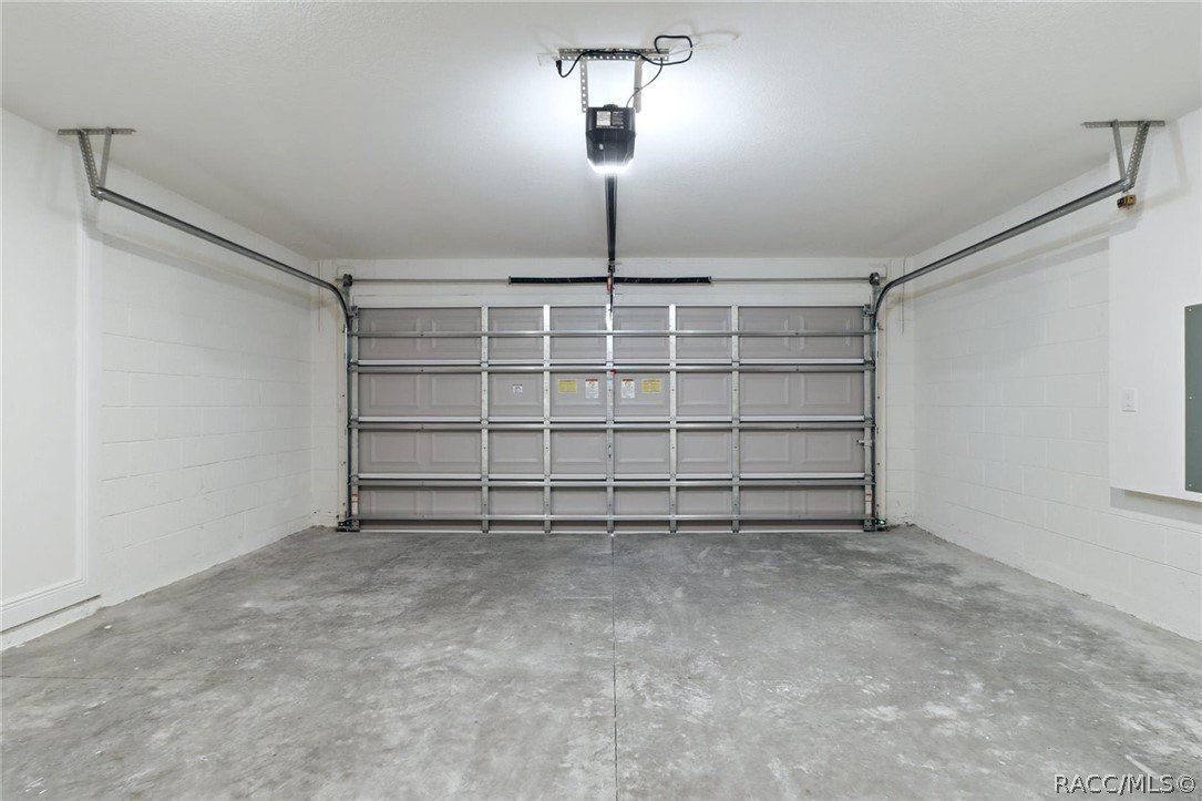 2290 W Autumn Place. Dunnellon, FL 34434