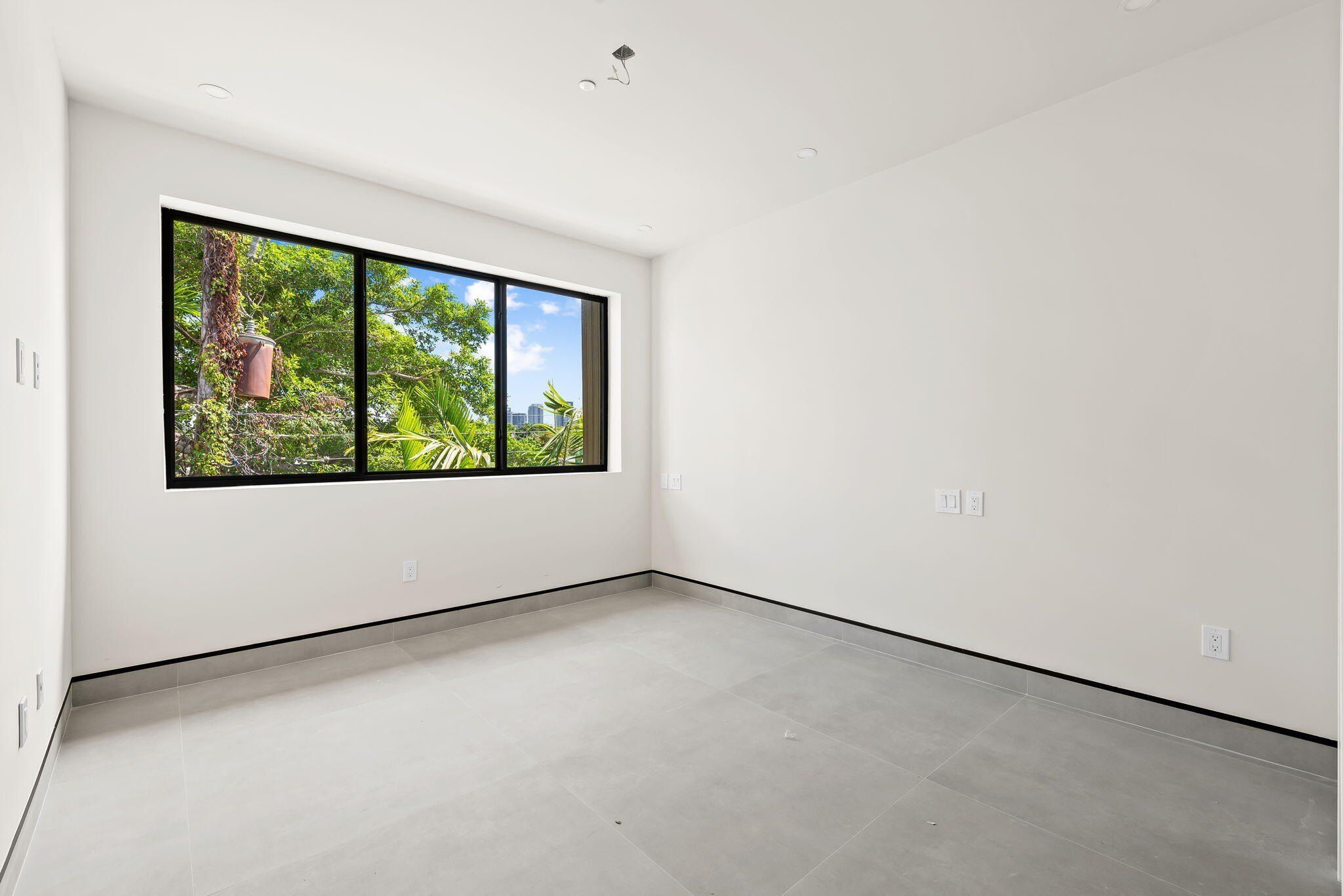 855 Sw 14Th Court. Fort Lauderdale, FL 33315