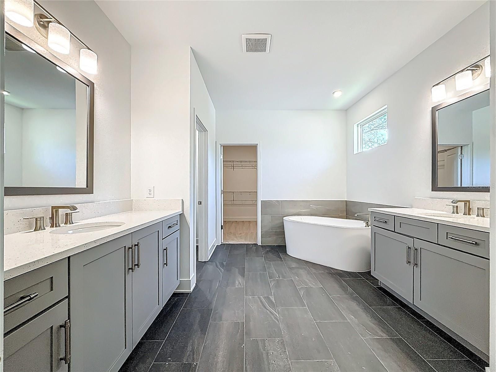 4732 W Wallcraft Avenue. Tampa, FL 33611