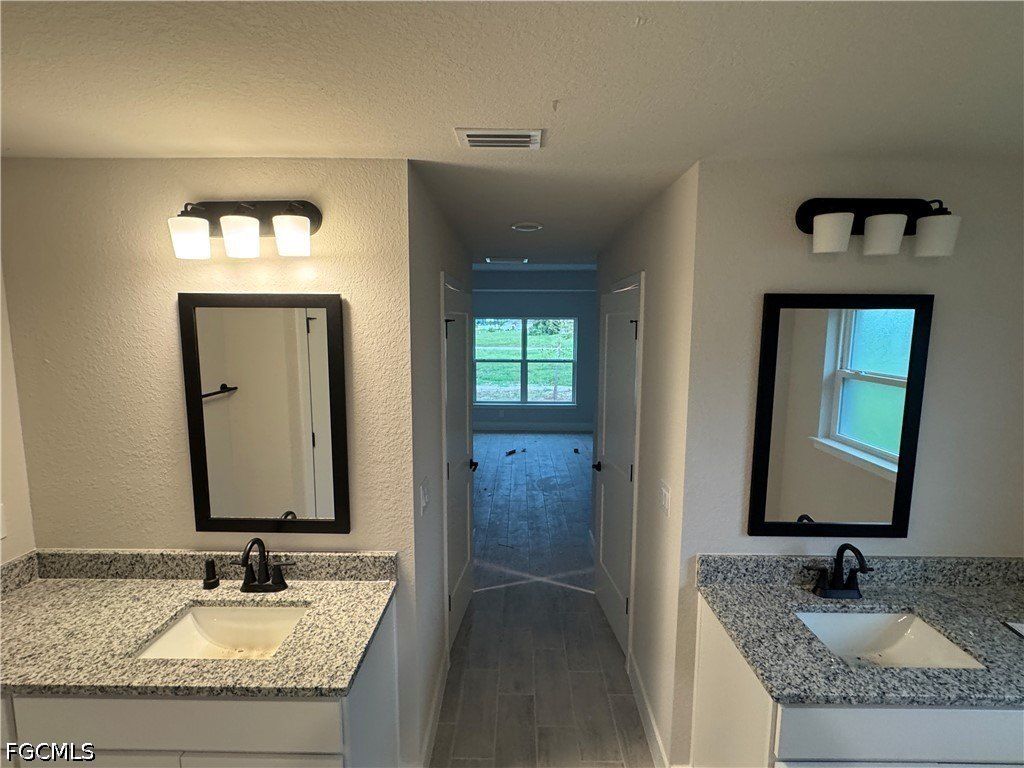 2644 Nw 9Th Terrace. Cape Coral, FL 33993