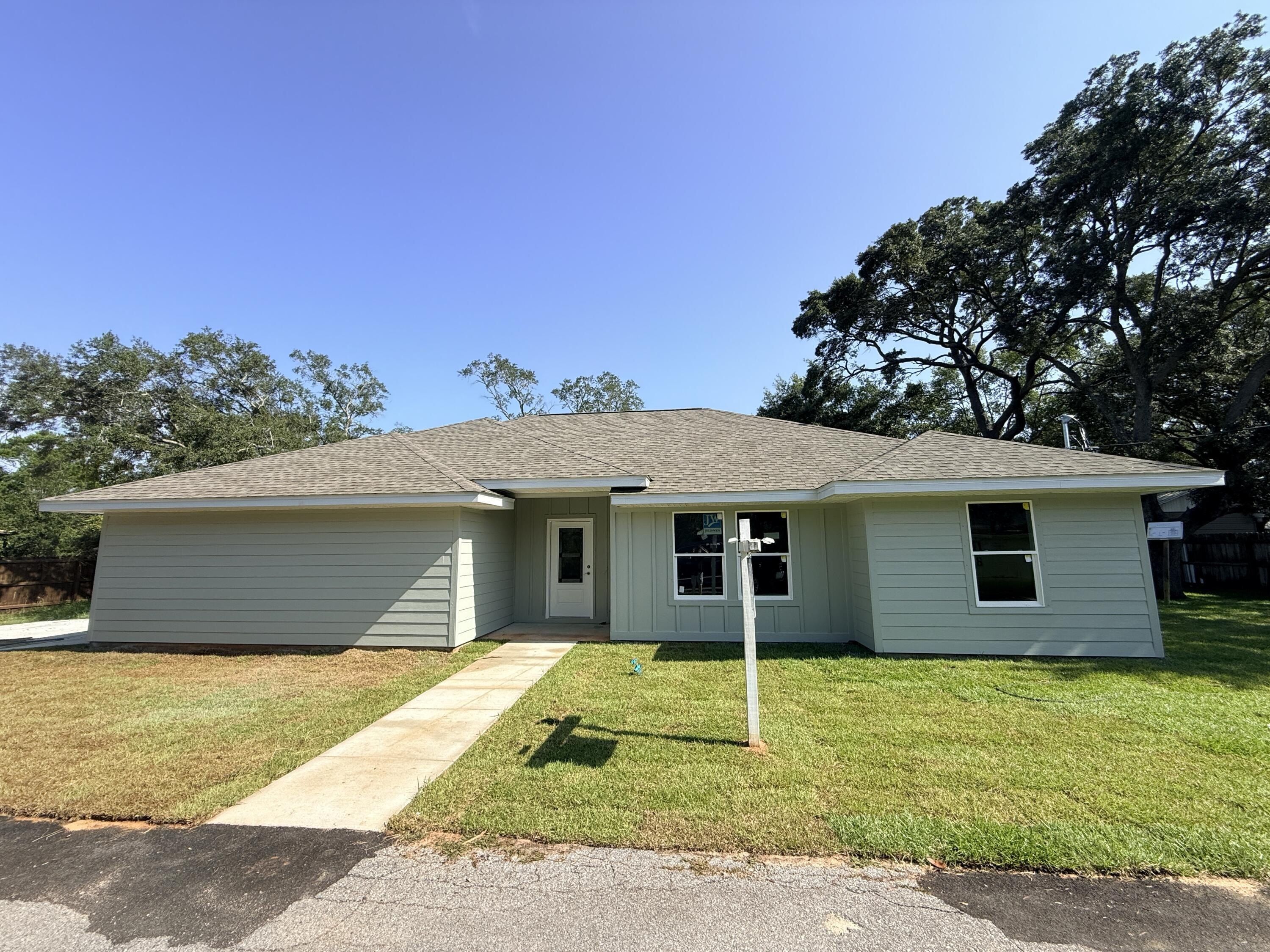 4728 Bay Breeze Drive. Gulf Breeze, FL 32563