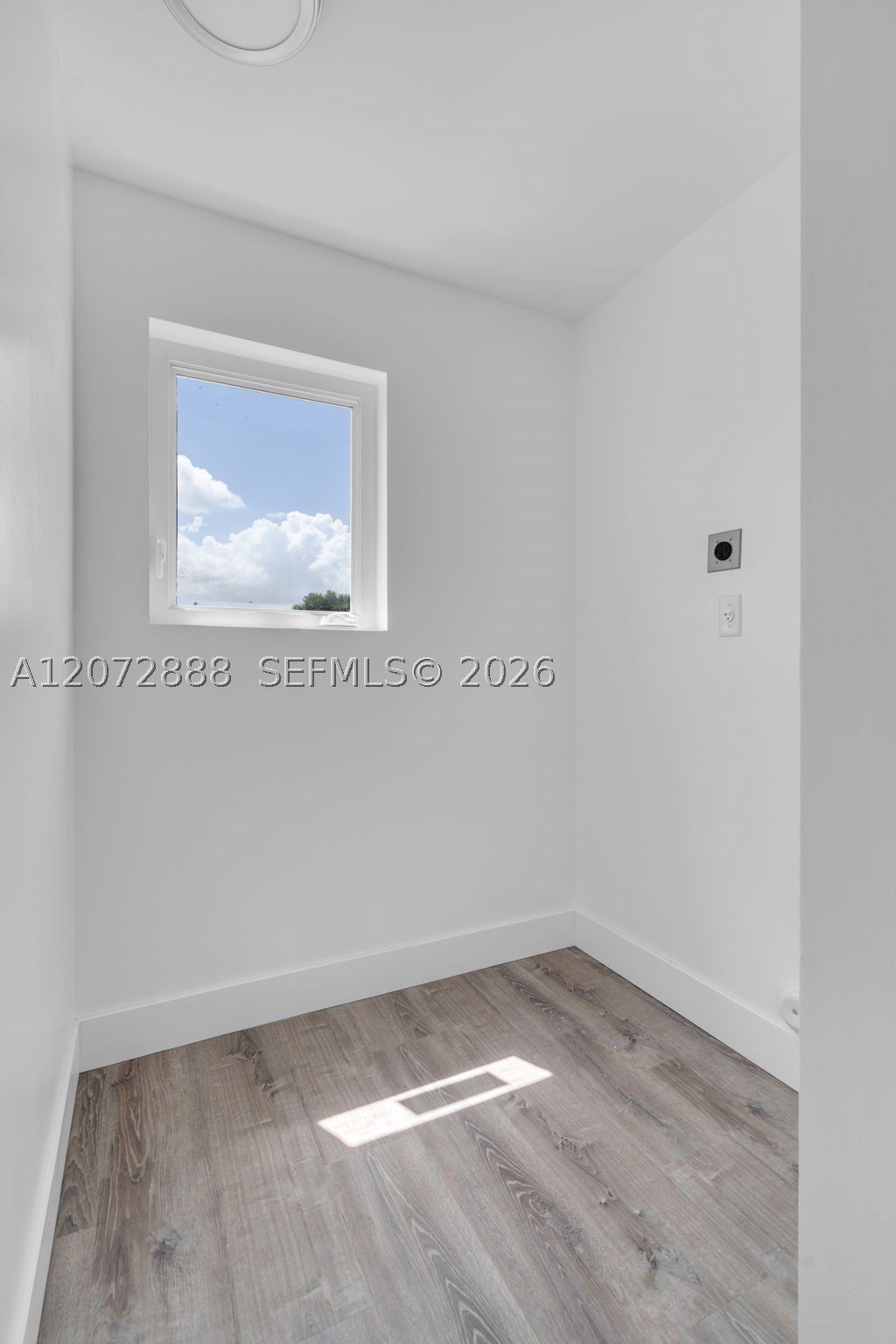 1629 Nw 40Th St. Miami, FL 33142