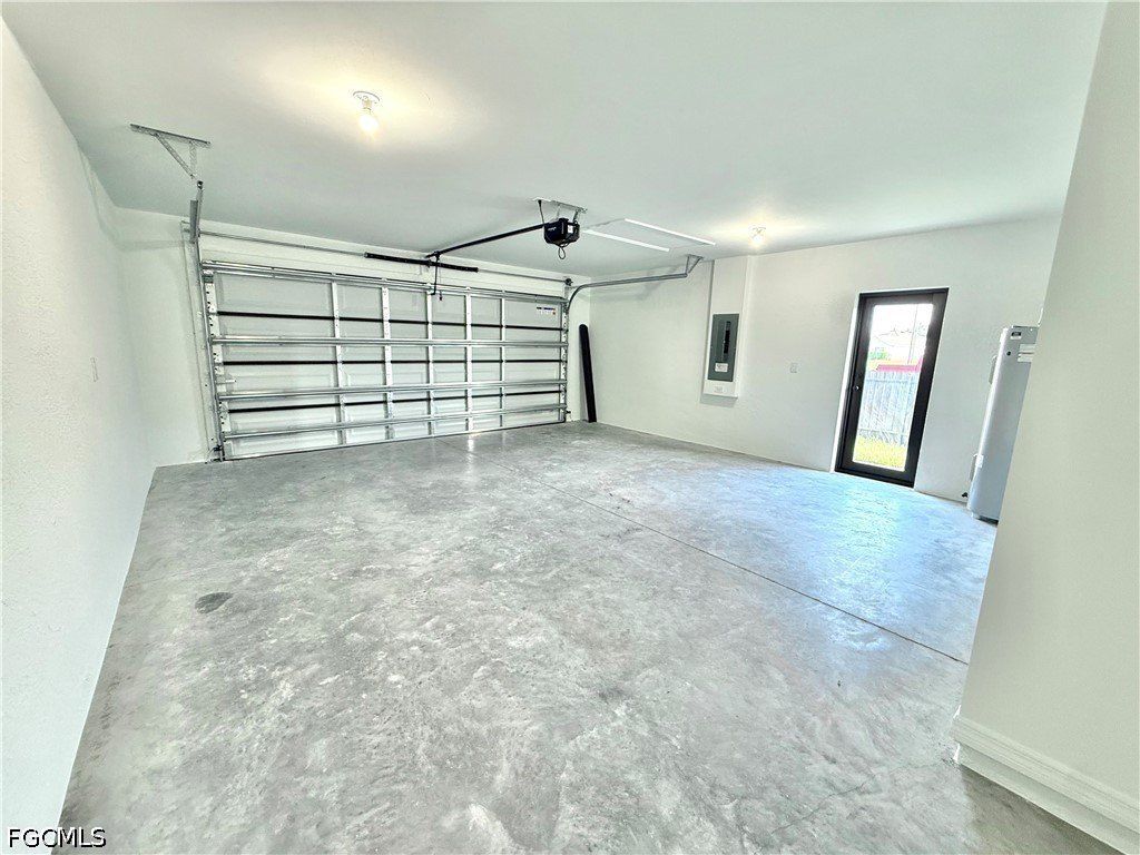 3006 Nw Douglas Circle. Cape Coral, FL 33993