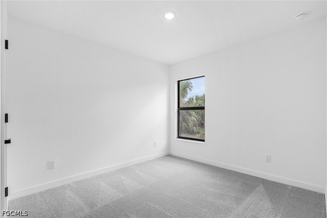 134 Zobora Circle. Fort Myers, FL 33913