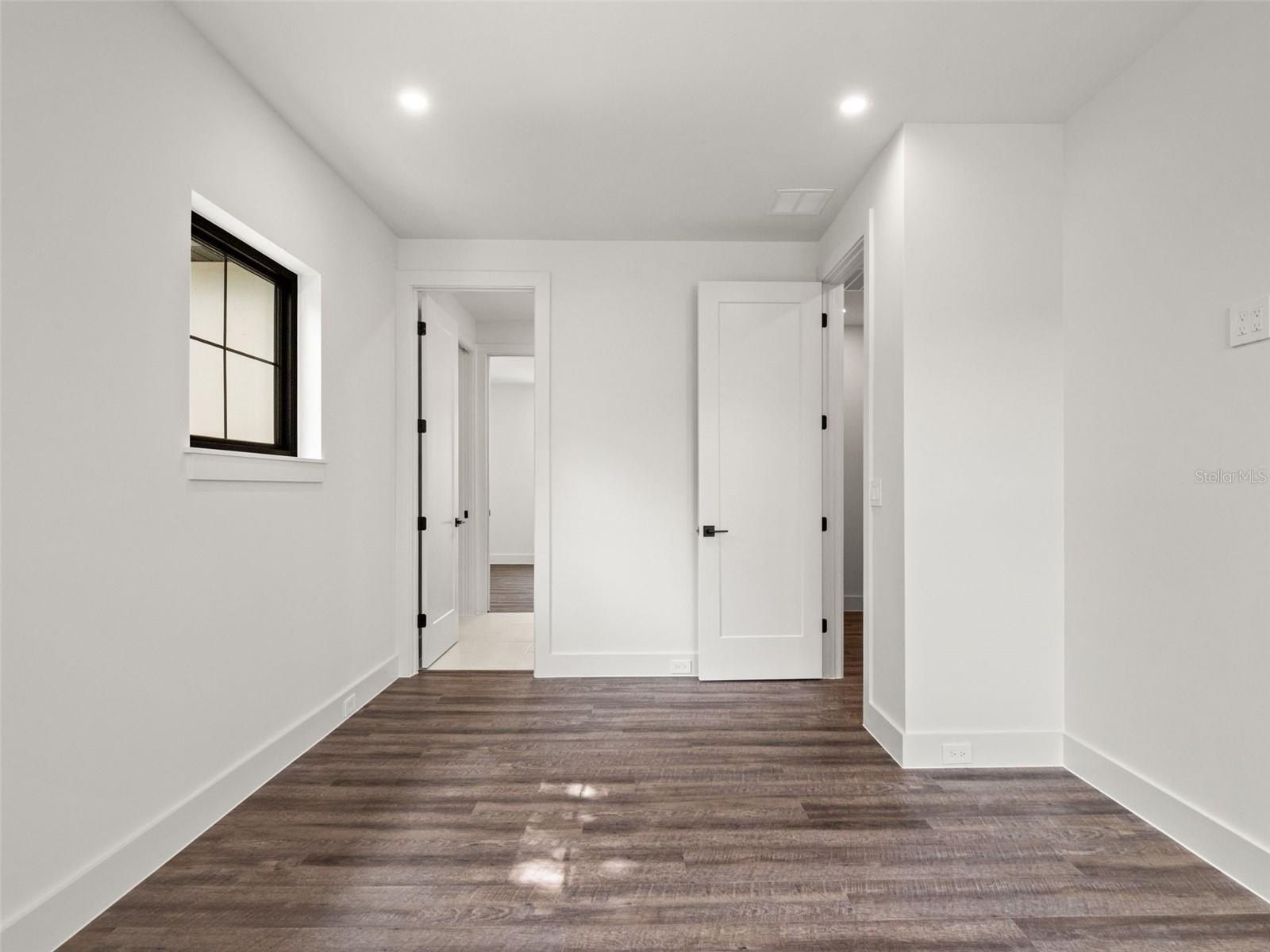 1320 Cloverlawn Avenue. Orlando, FL 32806