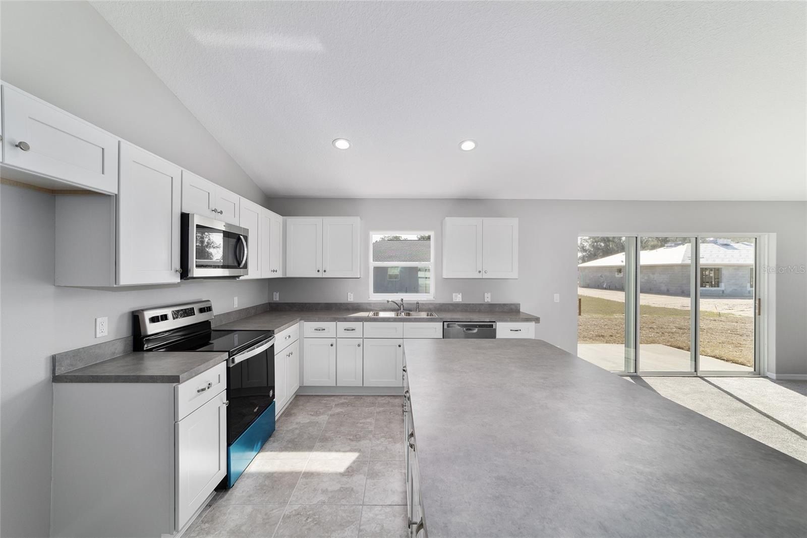 1699 Ne 161St Street. Citra, FL 32113