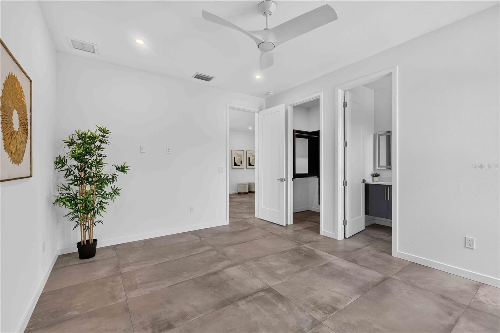 2419 Hillview Street. Sarasota, FL 34239