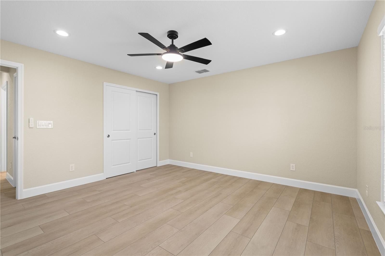 9417 Heartwellville Avenue. Englewood, FL 34224