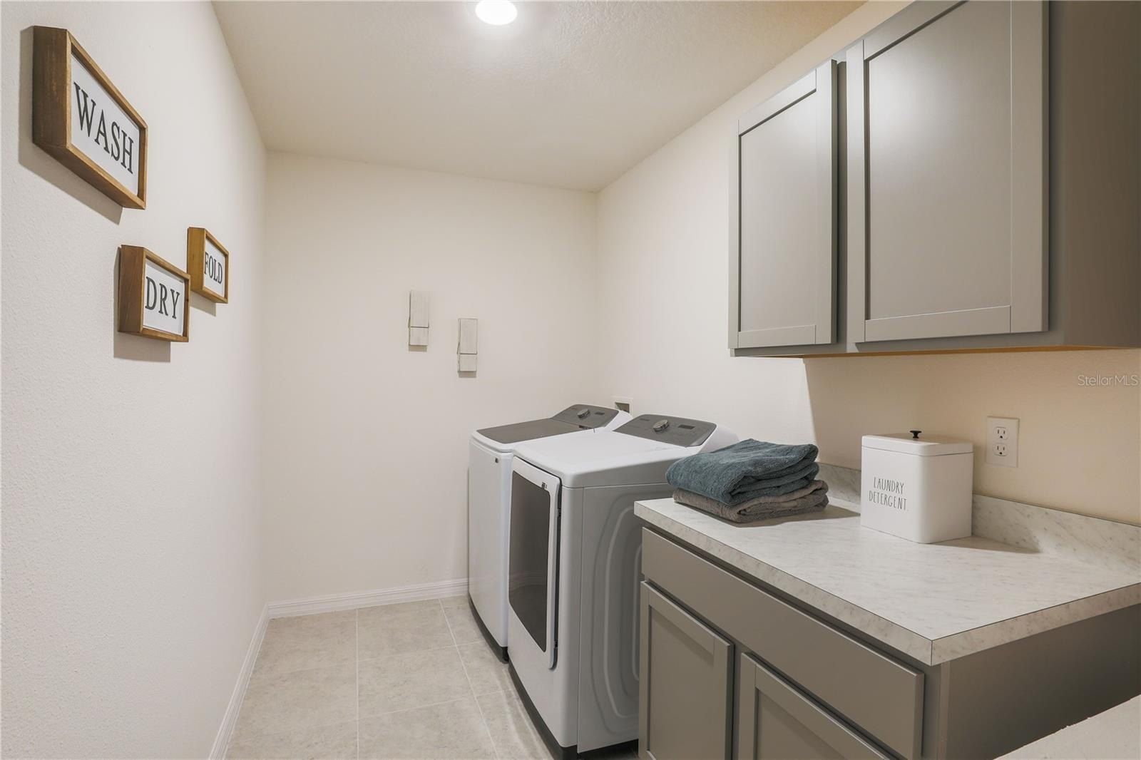 276 Luis Lane. Debary, FL 32713