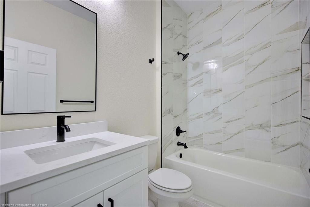 3853 Citroen Drive. Sebring, FL 33872