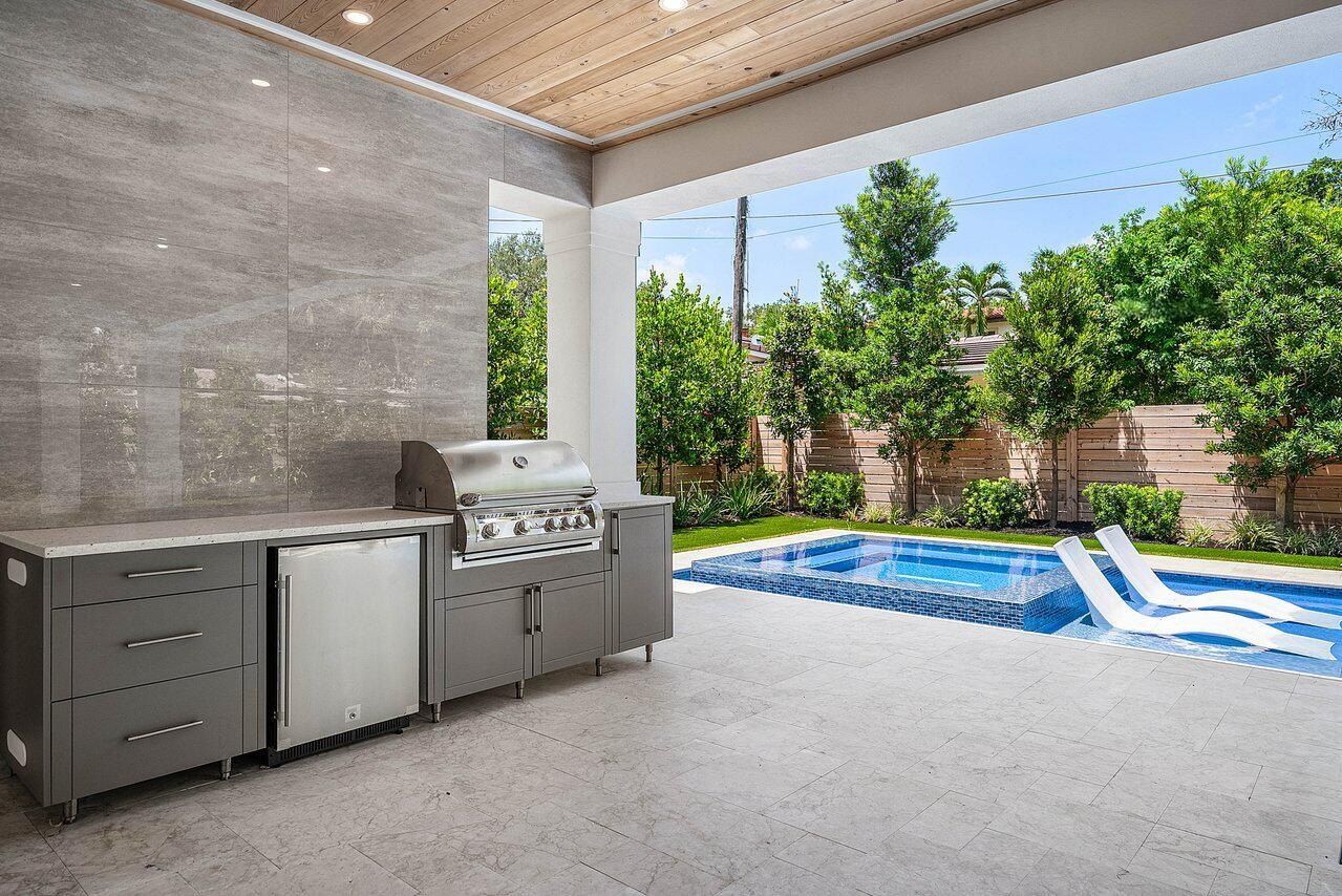 451 Nw 7Th Avenue. Boca Raton, FL 33486