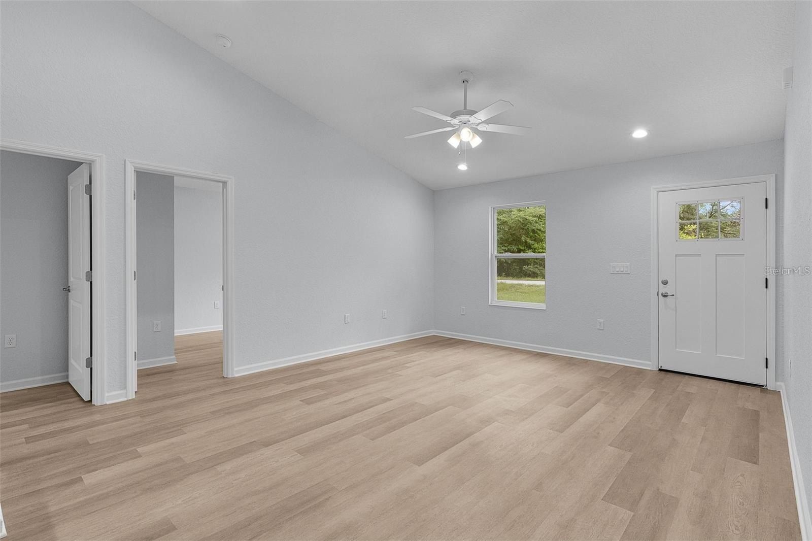 14 Fisher Loop Trace. Ocklawaha, FL 32179