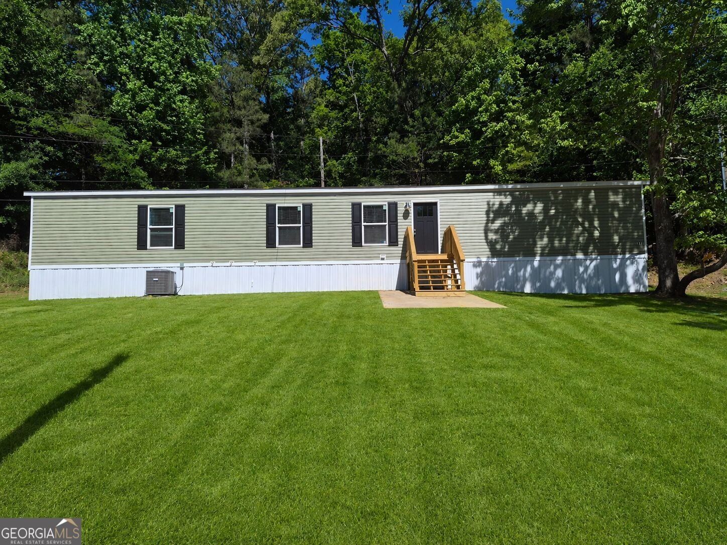 26 Club Circle. Ellenwood, GA 30294