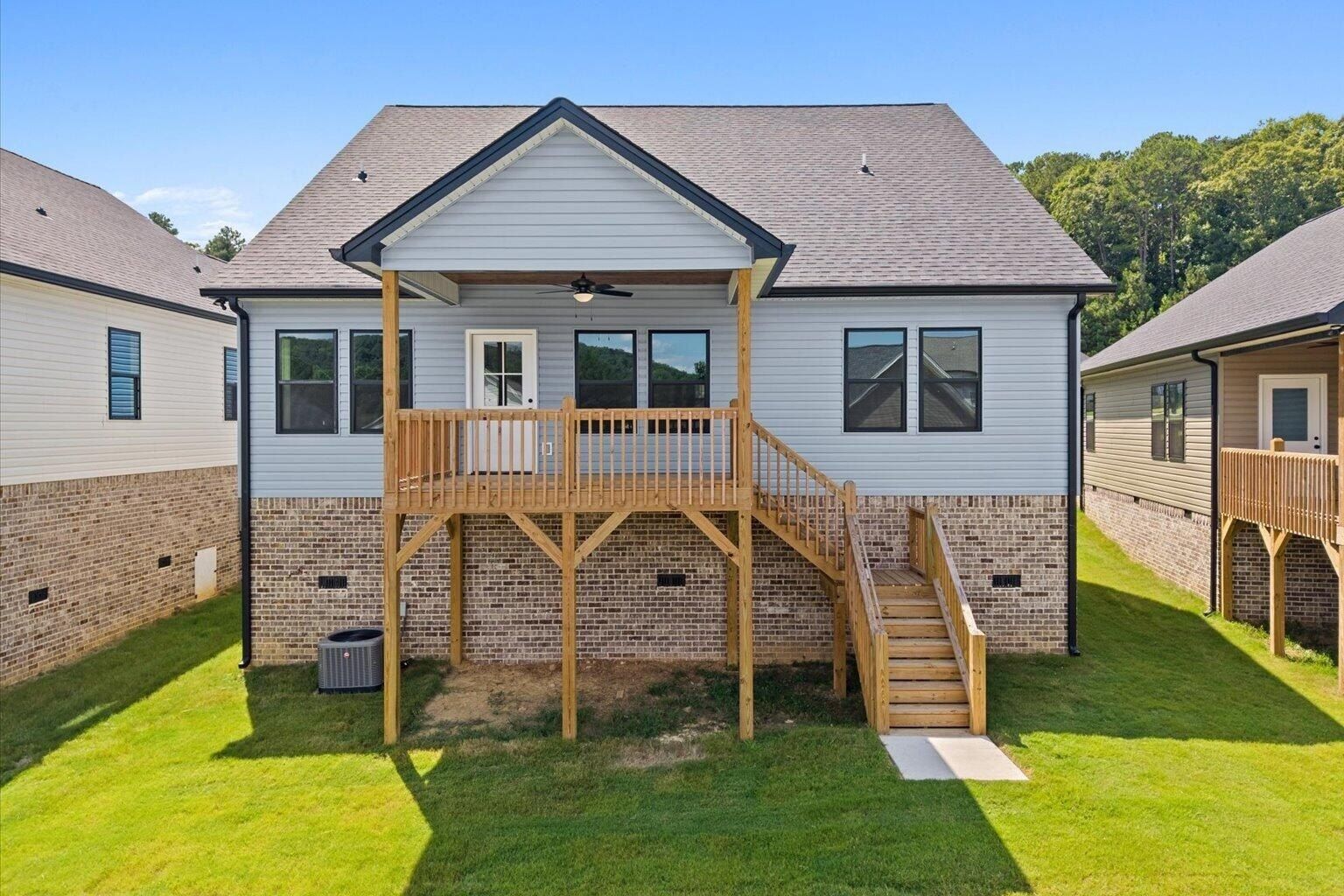 142 Washington Street. Dalton, GA 30721