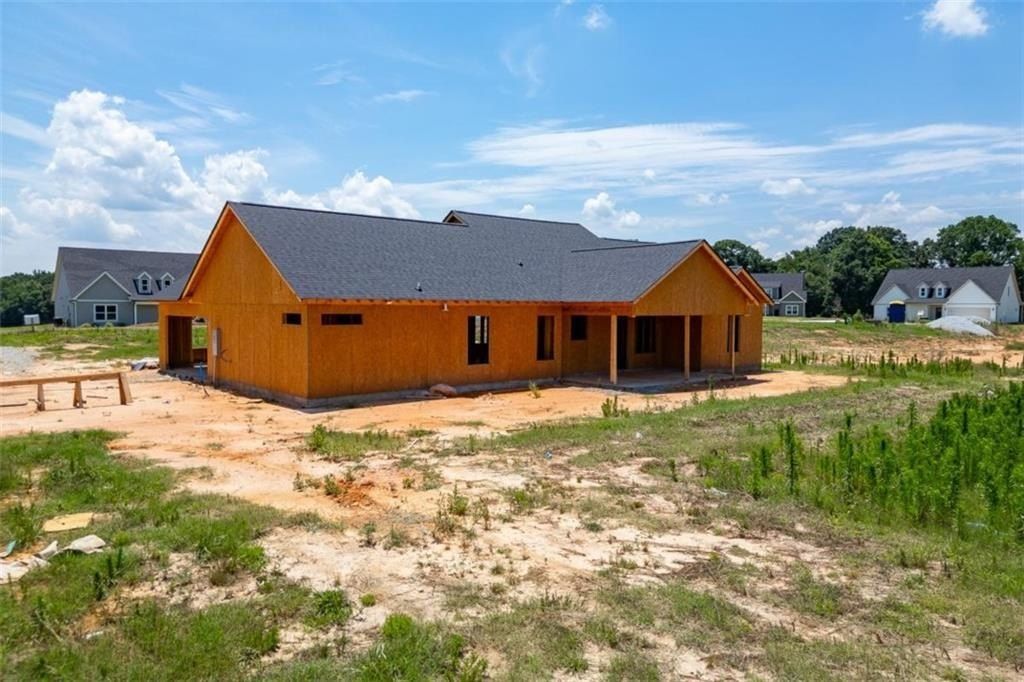 124 Creek Stone Drive. Hartwell, GA 30643