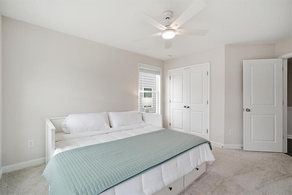 112 Winsome Way. Woodstock, GA 30188