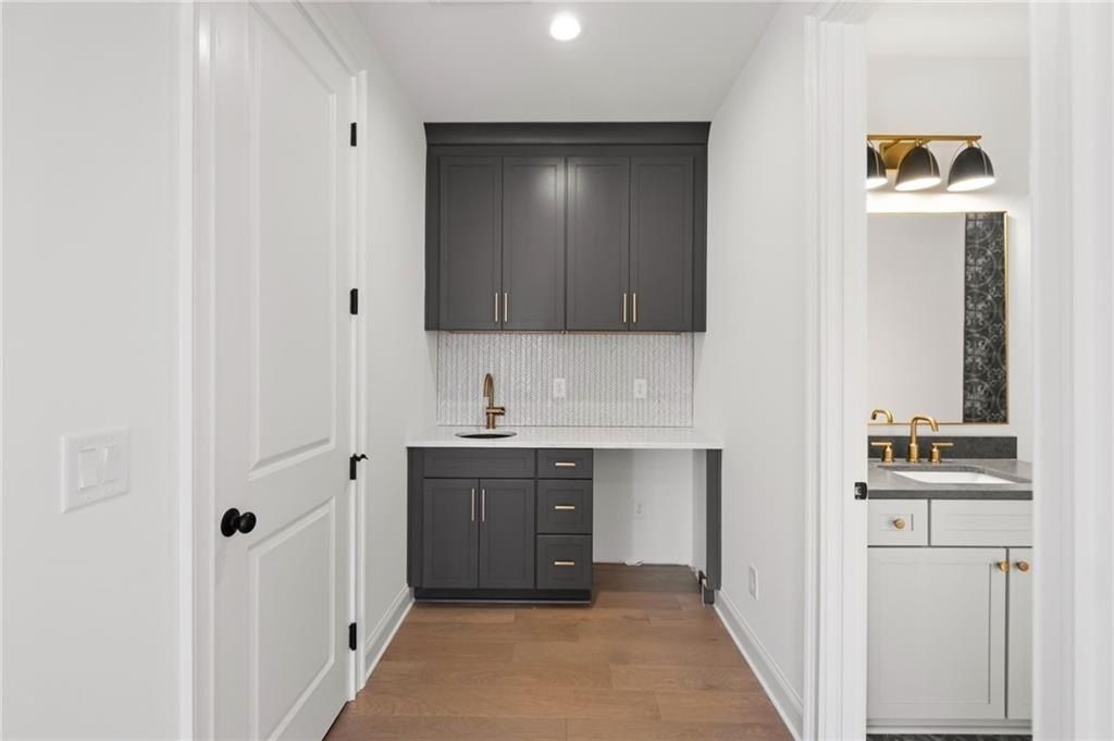 3445 Commander Cove View. Suwanee, GA 30024