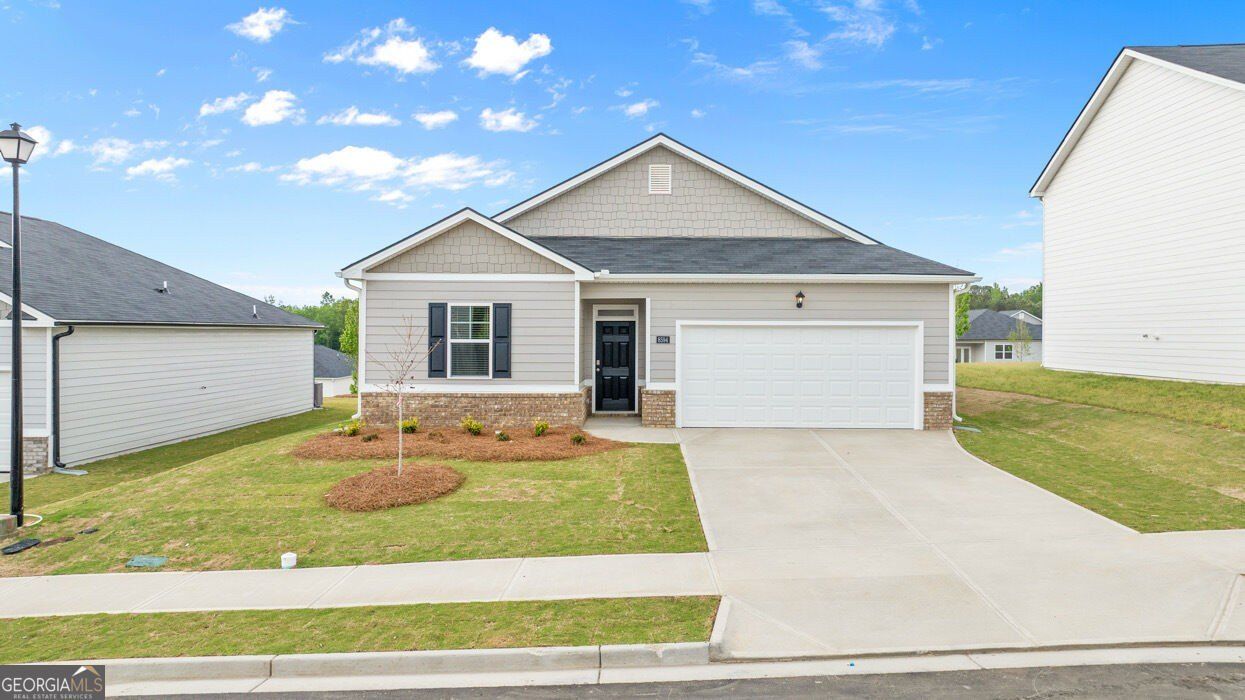1123 Adirondac Way. Bonaire, GA 31005