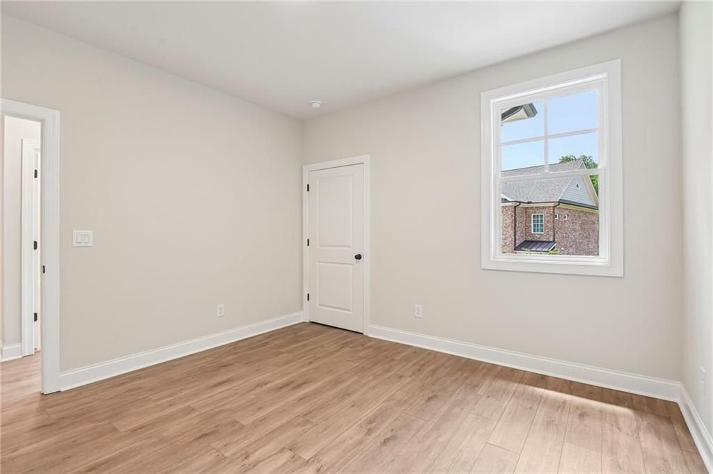 5679 Broad River View. Peachtree Corners, GA 30092