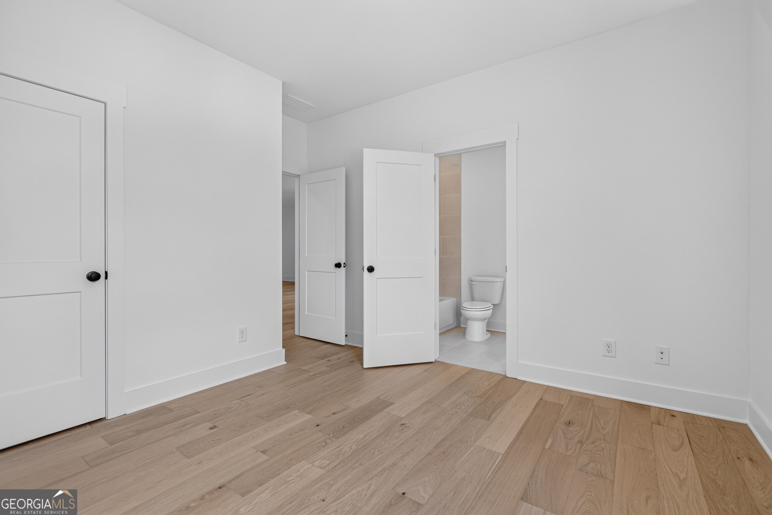 5591 Meadowstone Walk. Kennesaw, GA 30152