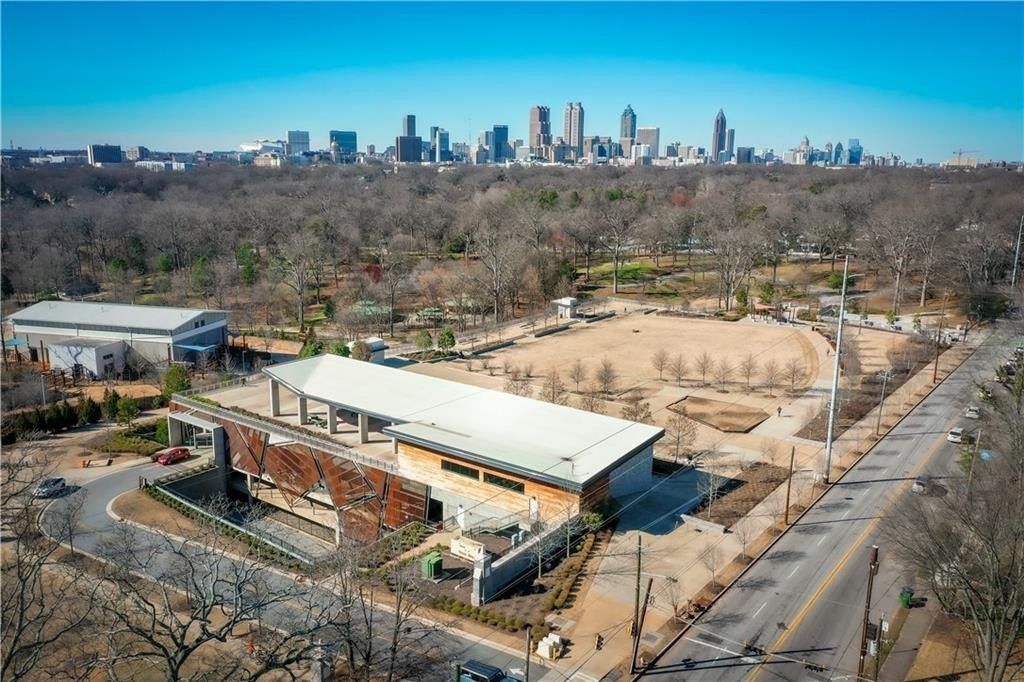 1073 Benteen Avenue Se. Atlanta, GA 30312
