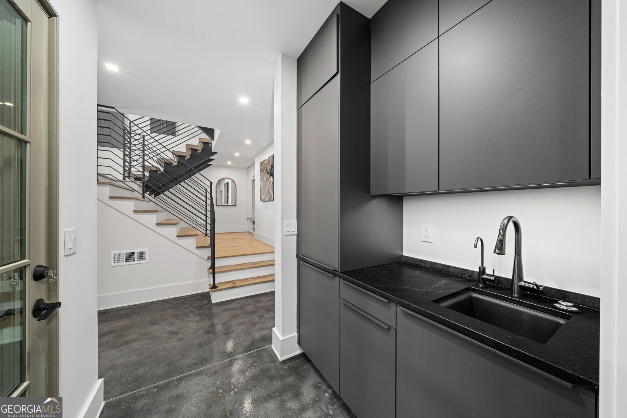 1033 Reeder Circle Ne. Atlanta, GA 30306