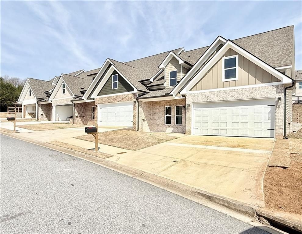 Stoneybrook Drive. Dahlonega, GA 30533