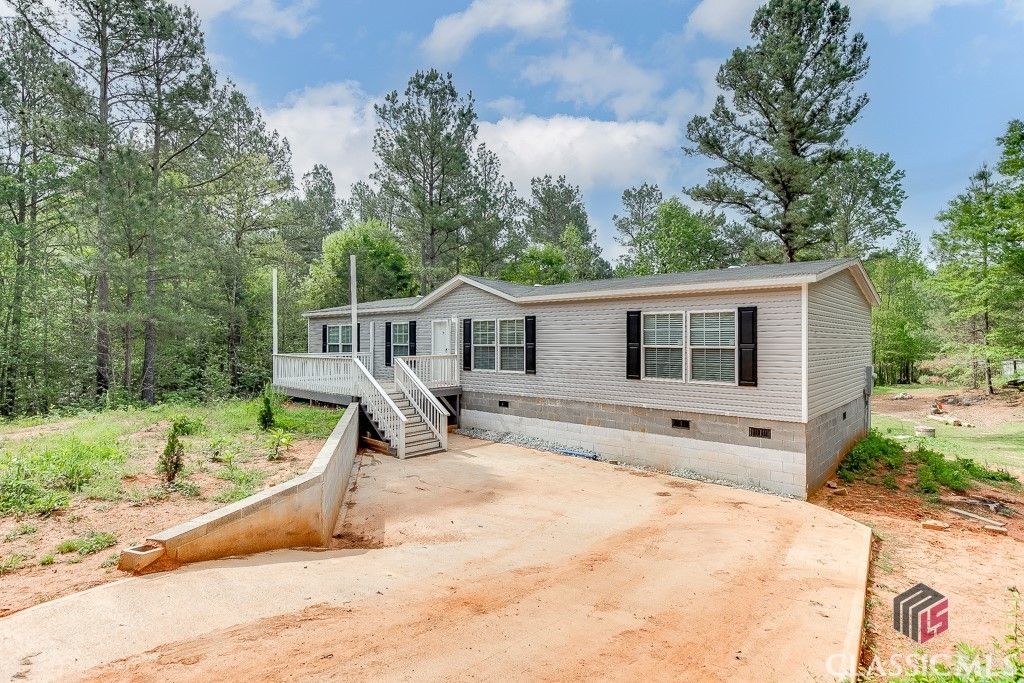 1444 Moon Guest Road. Comer, GA 30629