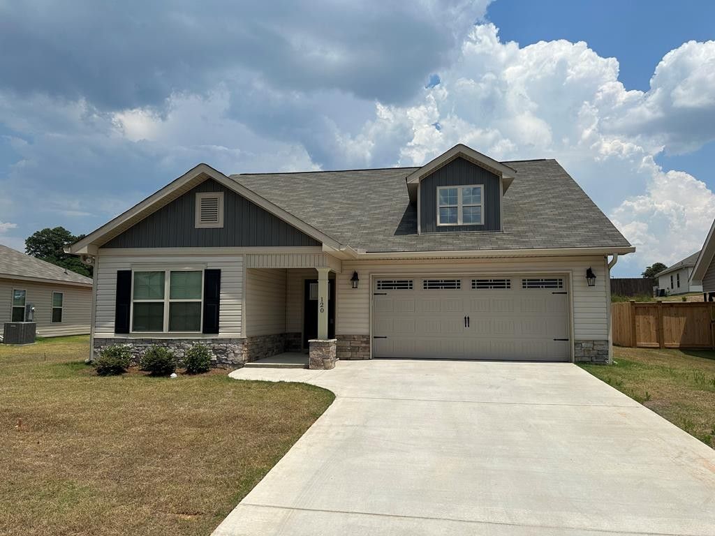 120 Red Tail Circle. Byron, GA 31008