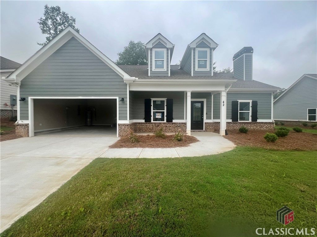 42 Lyles Corner. Statham, GA 30666