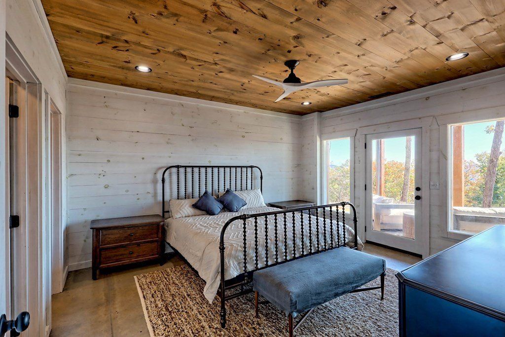 530 Tower Road. Mineral Bluff, GA 30559