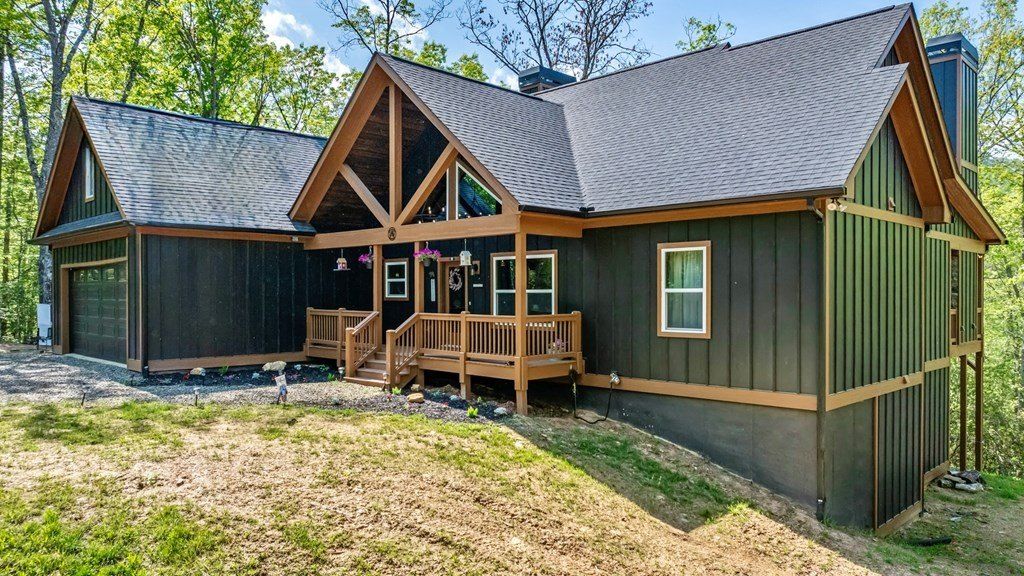 595 Arp Road. Mineral Bluff, GA 30559