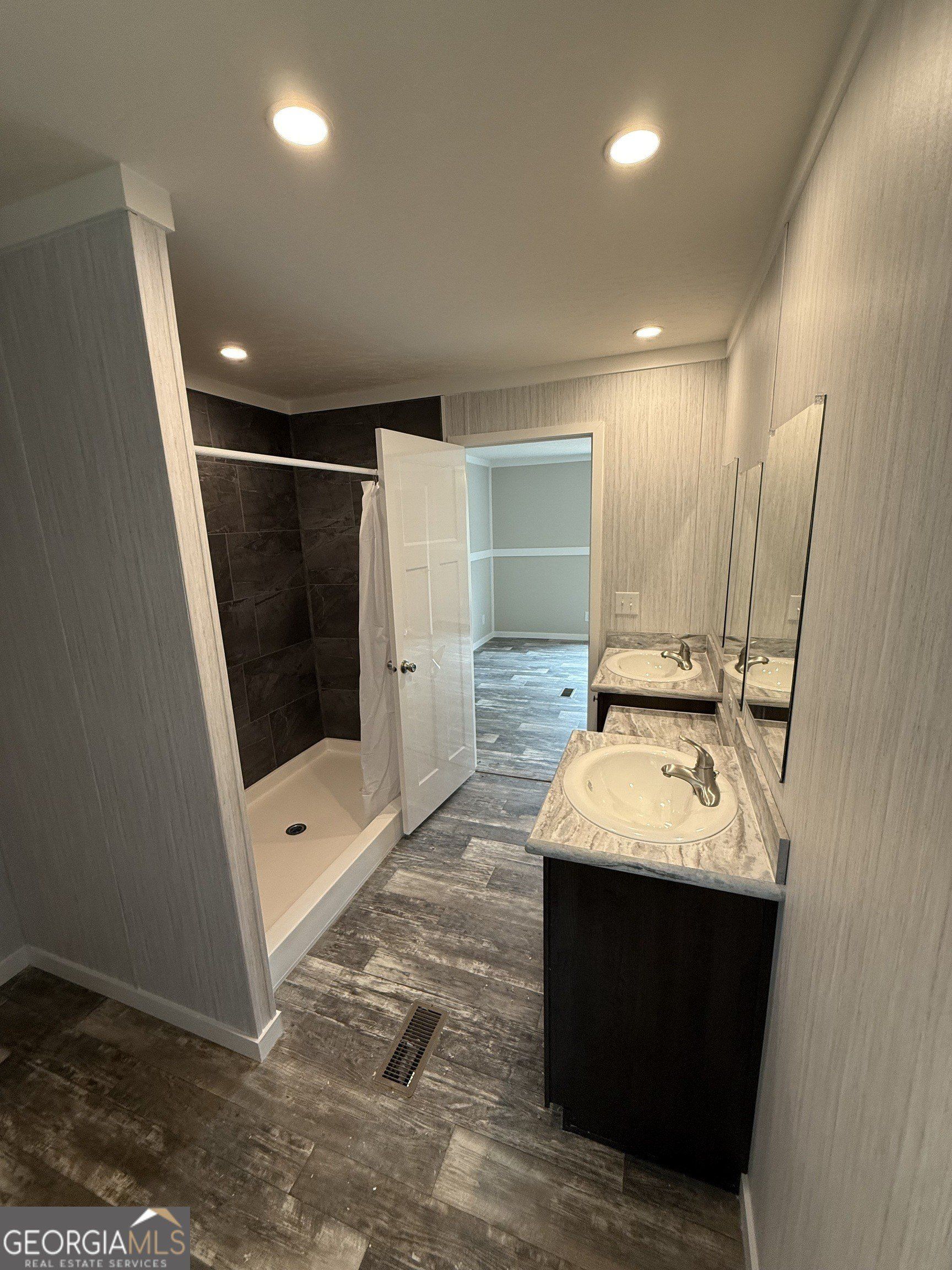 132 Wauka Mountain. Clermont, GA 30527