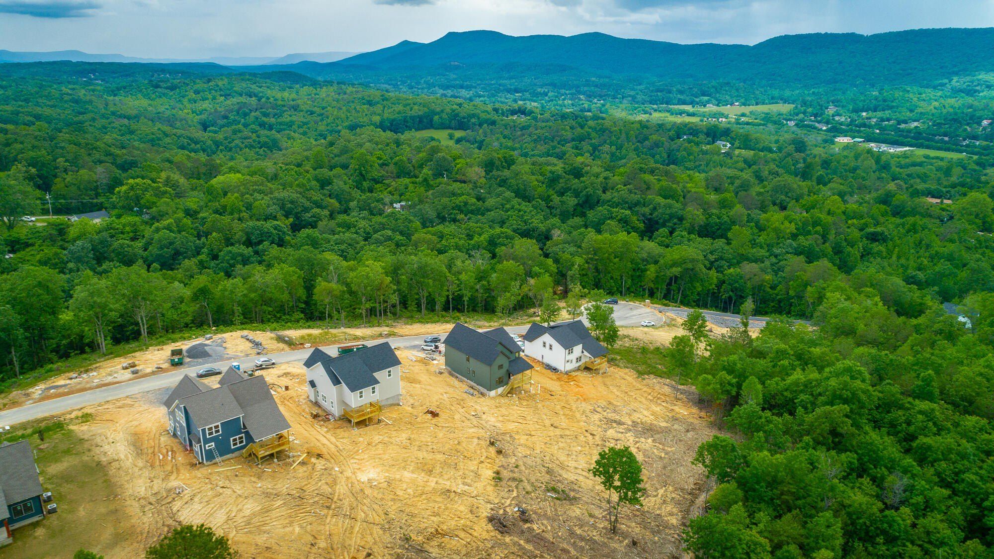 130 Cascade Drive. Rossville, GA 30741