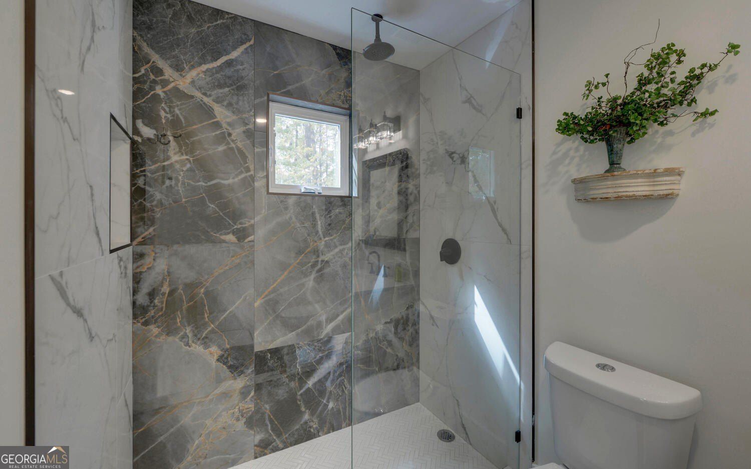 333 Favor Lane. Rabun Gap, GA 30568