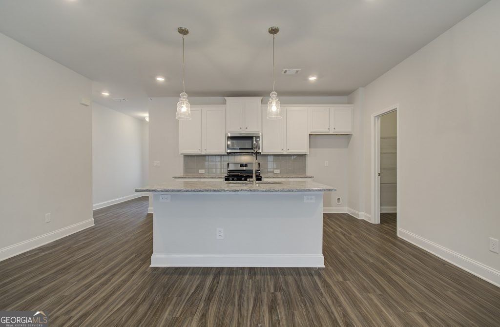 42 Avian Way Unit 128B. Auburn, GA 30011