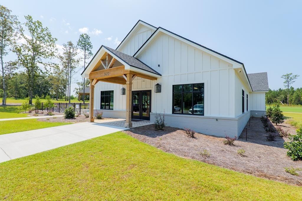 3897 Bear Hollow. Valdosta, GA 31601