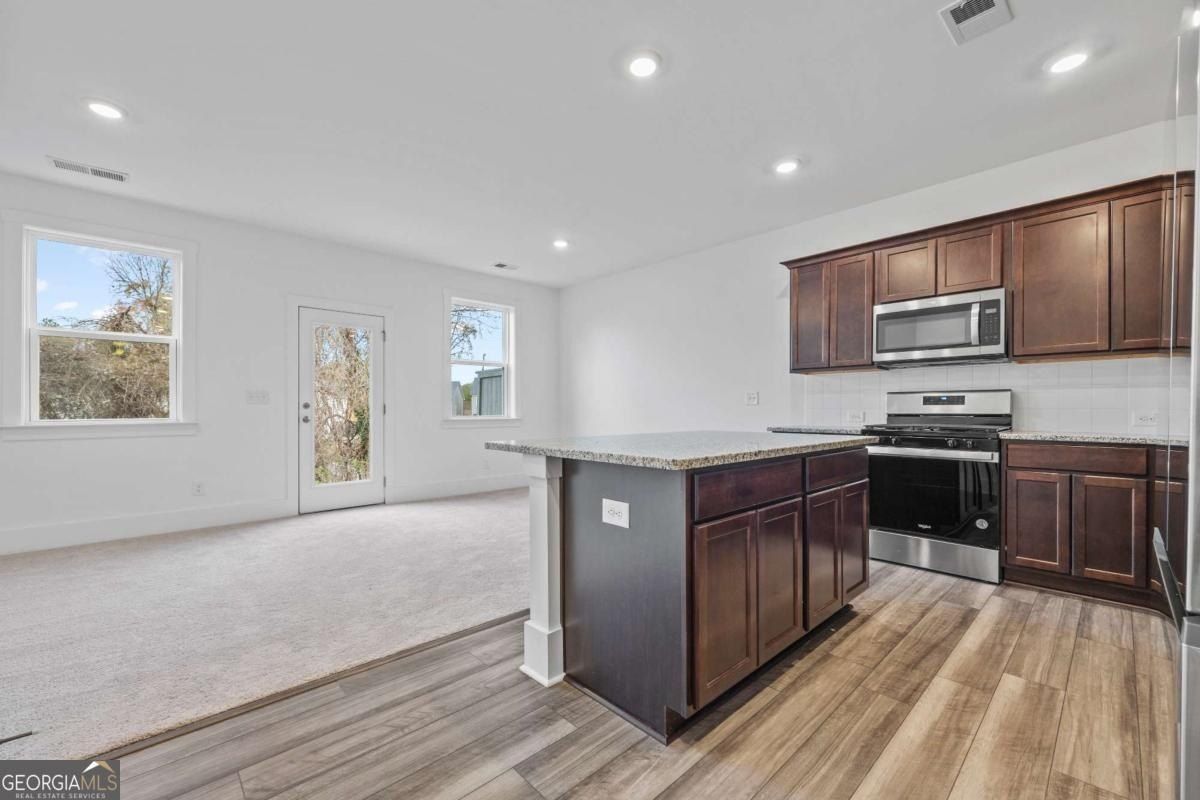 1534 Parks Edge Lane Nw. Atlanta, GA 30318