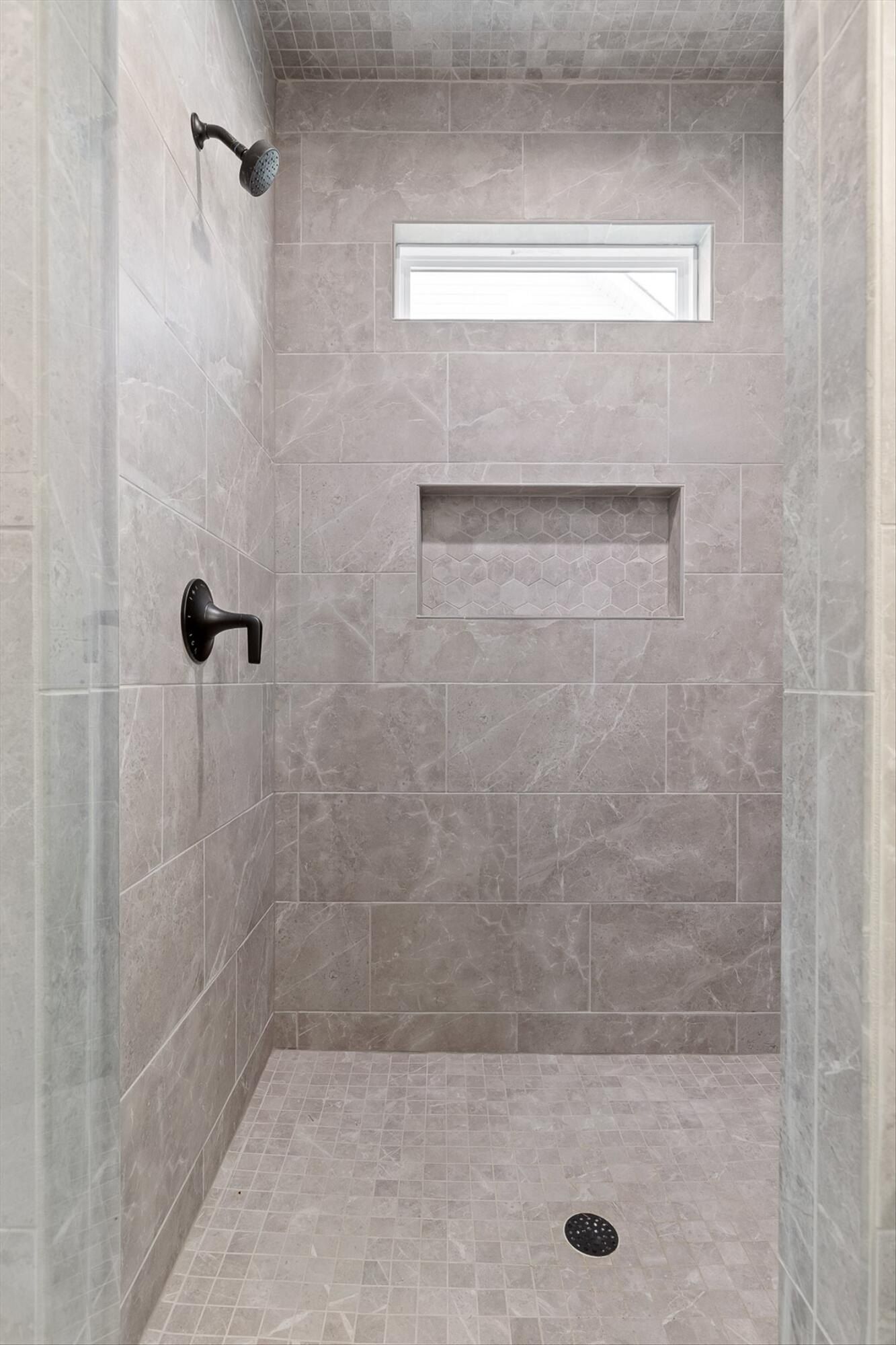 162 Bending Oak Drive. Chickamauga, GA 30707