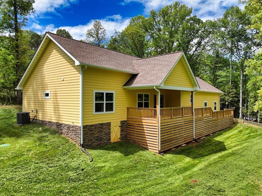 60 Oxford Trail. Blairsville, GA 30512