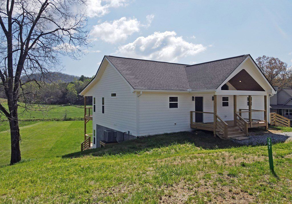 397 Everetts View. Blairsville, GA 30512