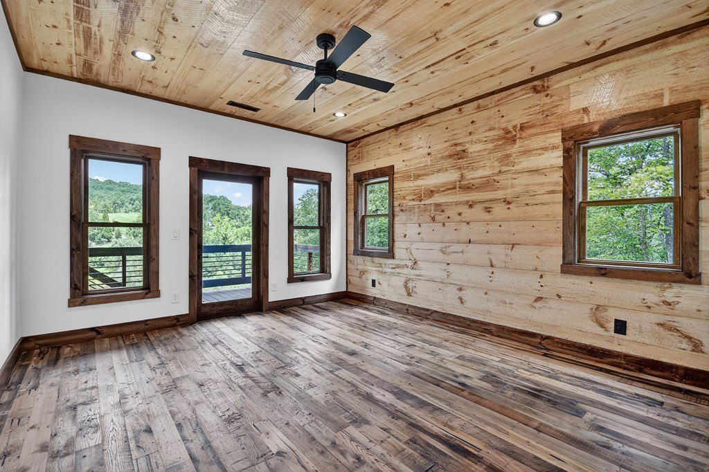 411 Amber Ridge. Blue Ridge, GA 30513