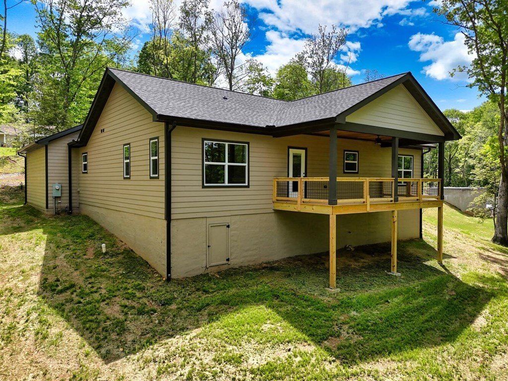 137 Oxford Trail. Blairsville, GA 30512