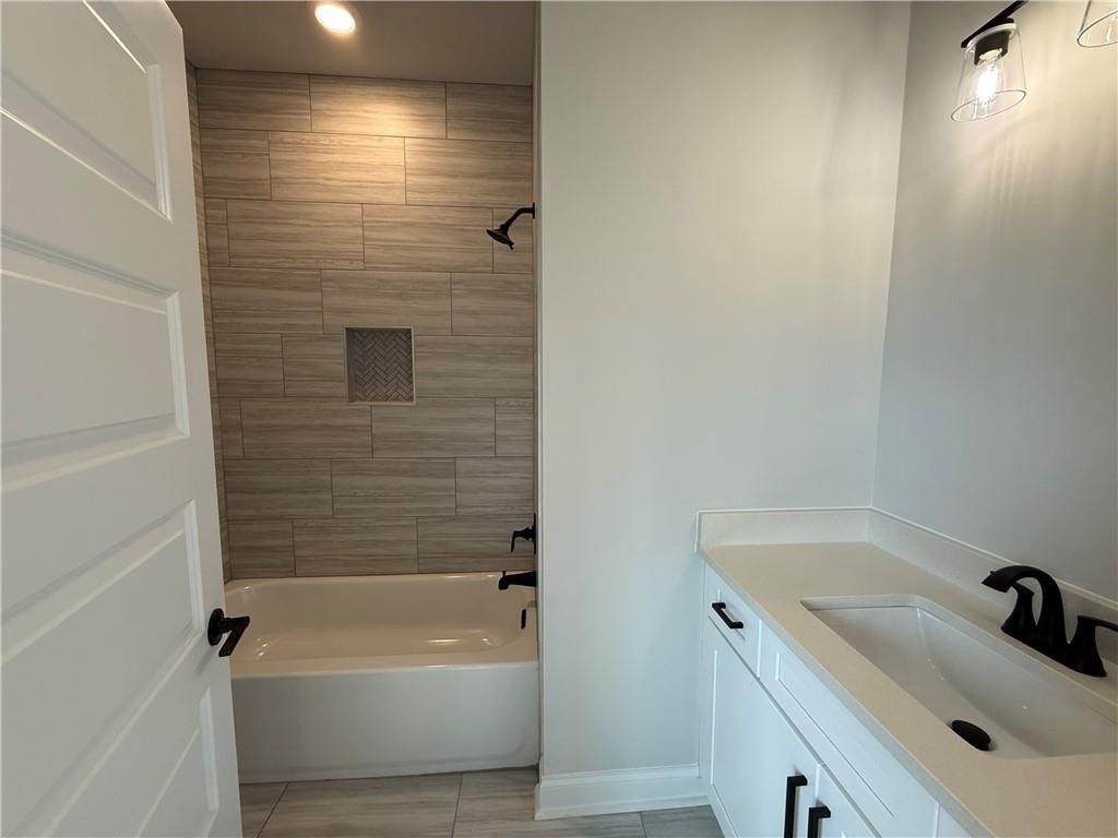 5613 Meadow View Drive. Jefferson, GA 30549