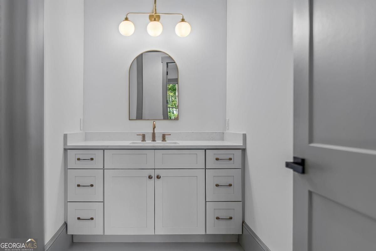 1281 Snug Harbor Drive. Greensboro, GA 30642