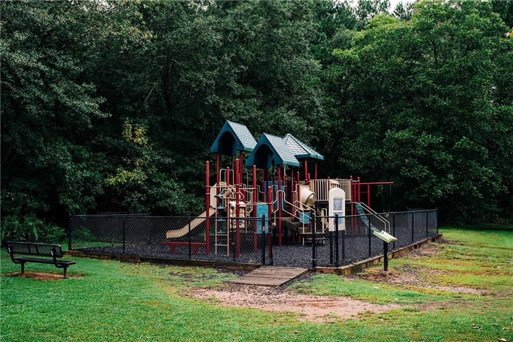 824 Winding Rose Drive. Hoschton, GA 30548