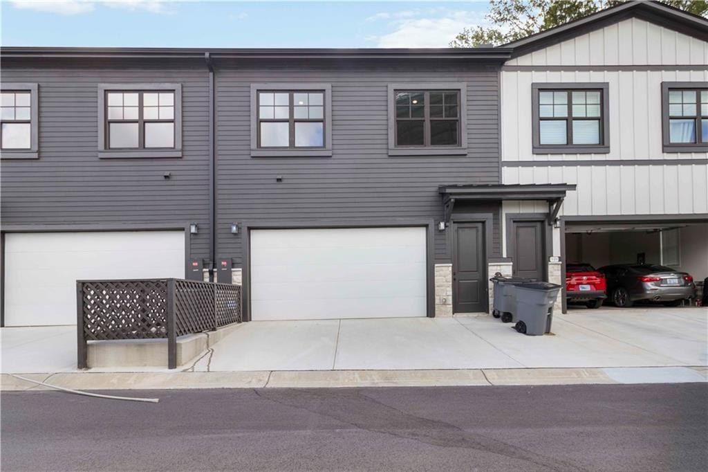 947 Willingham Drive. Hapeville, GA 30354